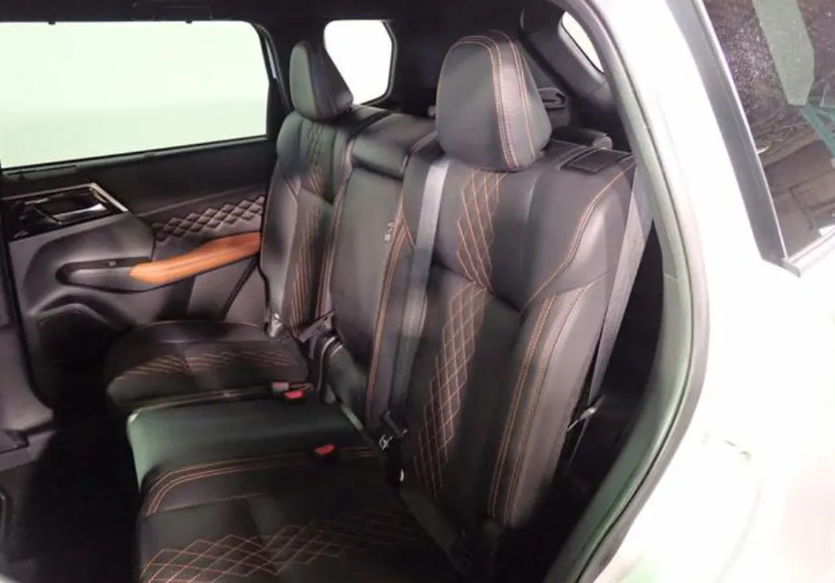 Mitsubishi Outlander PHEV New shape 2021 Pearl - image 11