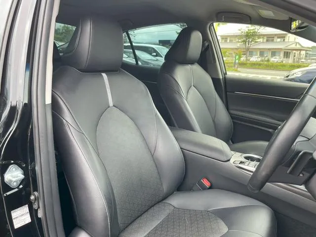 Toyota Camry Ws Leather Package  2021 Black - image 2