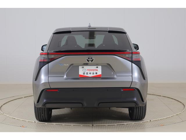 Toyota BZ4X G Gray 2023 - image 2
