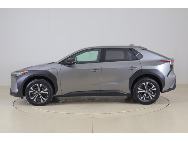 Toyota BZ4X G Gray 2023 - image 4