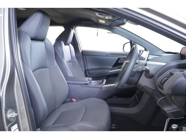 Toyota BZ4X G Gray 2023 - image 8