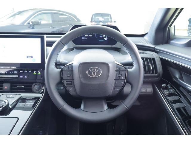 Toyota BZ4X G Gray 2023 - image 9