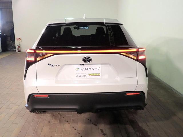 Toyota BZ4X Z Pearl White 2023 - image 2