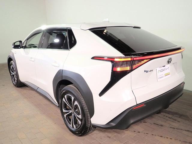 Toyota BZ4X Z Pearl White 2023 - image 3