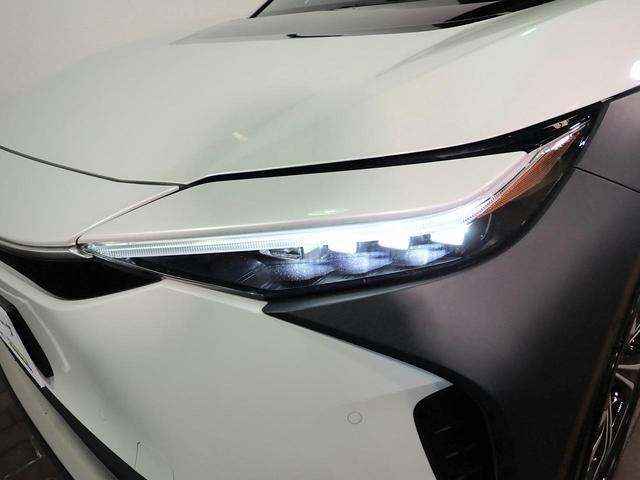Toyota BZ4X Z Pearl White 2023 - image 5