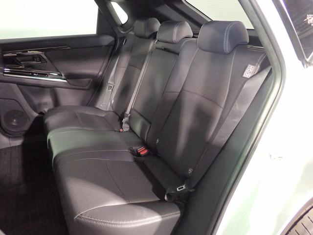 Toyota BZ4X Z Pearl White 2023 - image 7