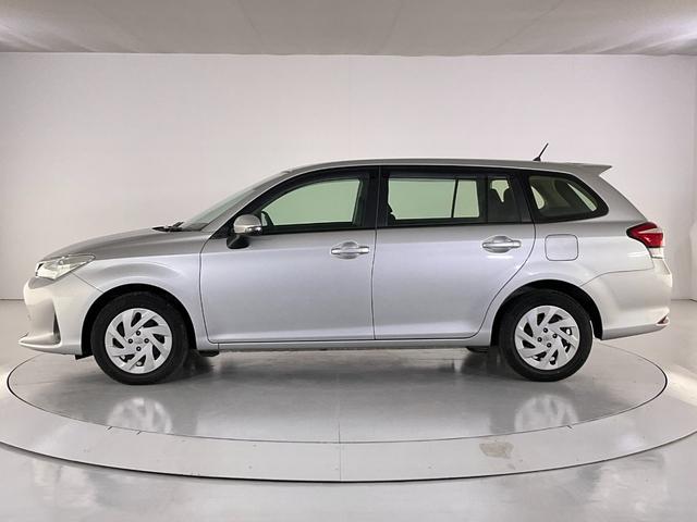 Toyota Fielder Hybrid Ex 2021 Silver Colour - image 3