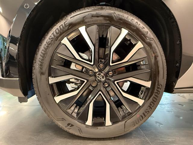 Toyota BZ4X Gray Z 2025 - image 12
