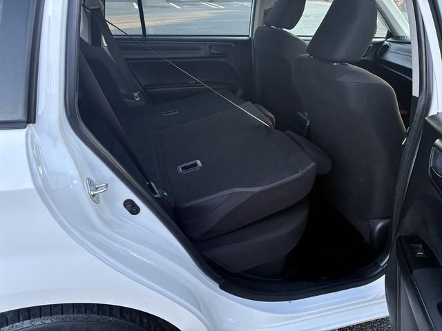 Toyota Corolla Fielder Hybrid Ex 2025 White  Colour - image 2