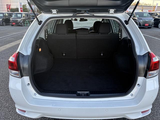 Toyota Corolla Fielder Hybrid Ex 2025 White  Colour - image 3
