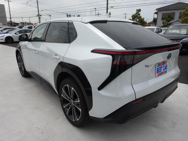 Toyota BZ4X EV Pearl 2024 - image 2