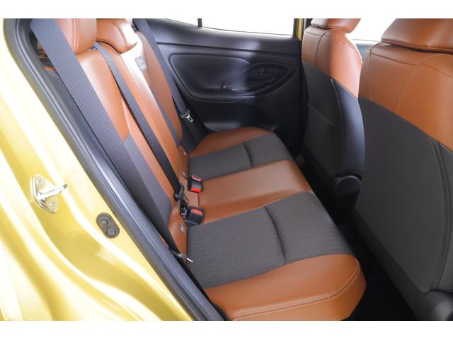 Toyota Yaris Cross Z 2023 Gold - image 3